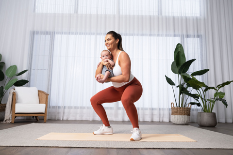 Postpartum fitness: What should new moms focus on?
